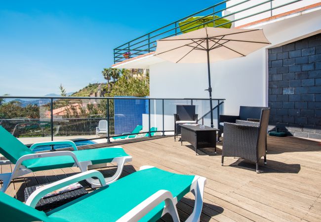 Villa em Caniço - VIVENDA DA ESQUINA - by MHM