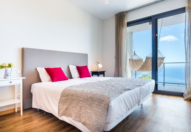 Villa em Prazeres - Villa Enjoy - by MHM - The Name Says it All