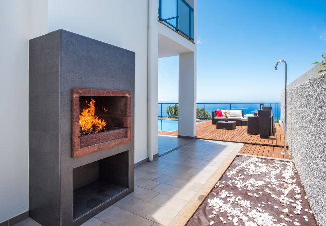 Villa em Prazeres - Villa Enjoy - by MHM - The Name Says it All