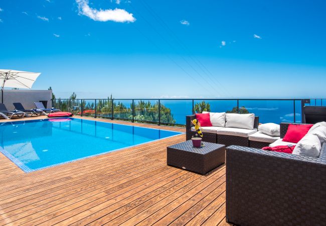 Villa em Prazeres - Villa Enjoy - by MHM - The Name Says it All