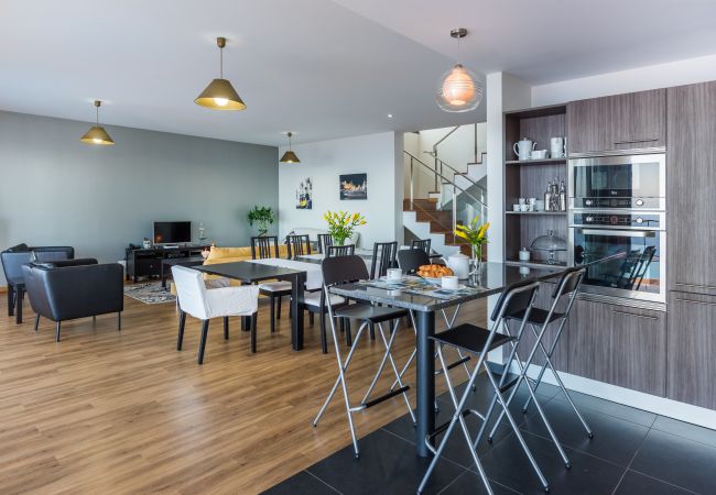 Villa em Prazeres - Villa Enjoy - by MHM - The Name Says it All