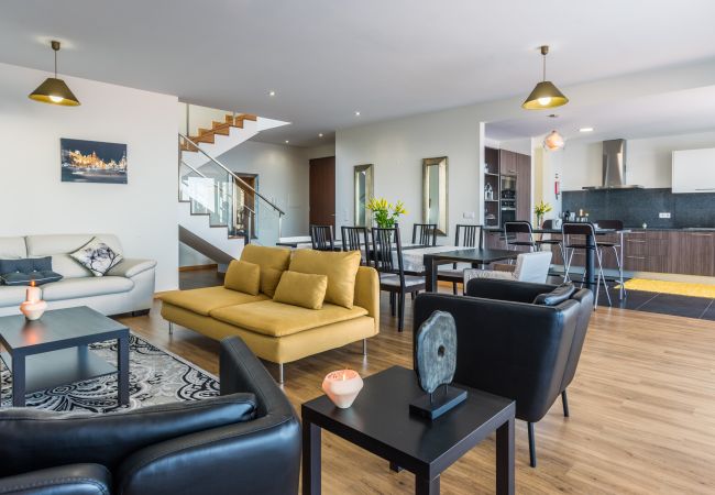 Villa em Prazeres - Villa Enjoy - by MHM - The Name Says it All