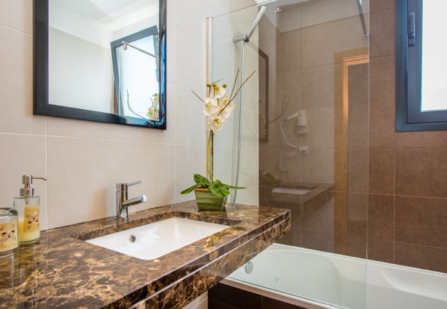 Villa em Prazeres - Villa Enjoy - by MHM - The Name Says it All