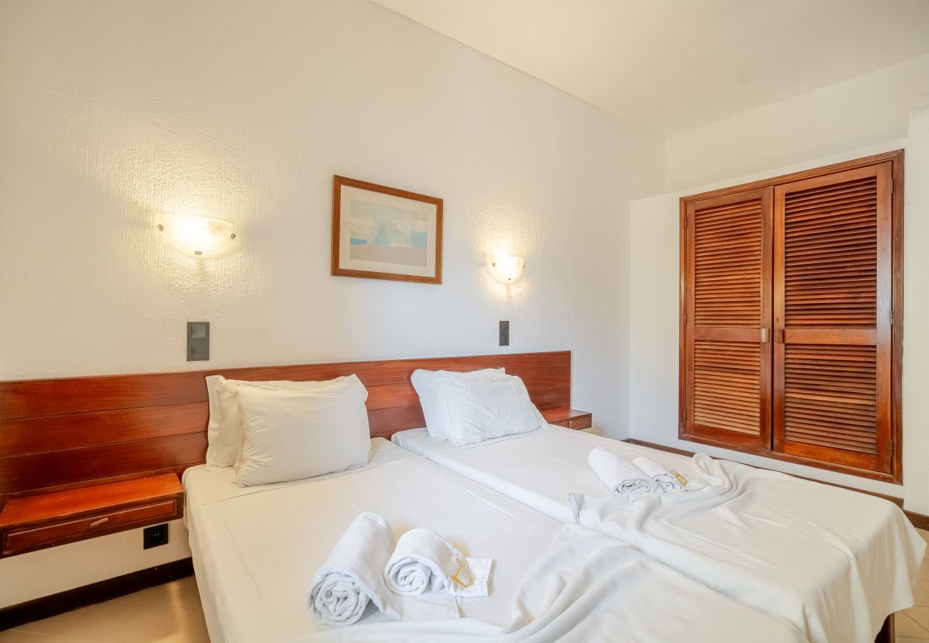 Apartamento en Albufeira - T1.B.VM.O.411A B_Jardim 4p/1q